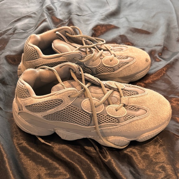 Yeezy 500 “Granite” - Picture 5 of 7